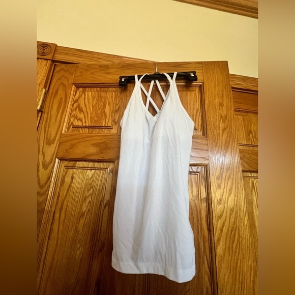 GapFit- Breathe - Padded Athletic Tank - Picture 1 of 6